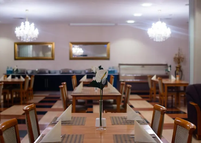 Ross Hotel