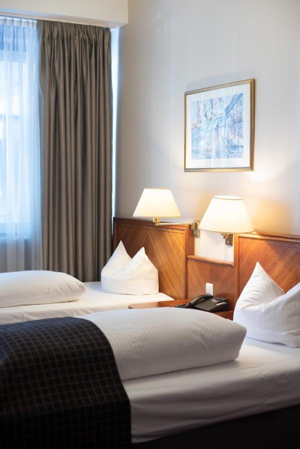 Ross Hotel