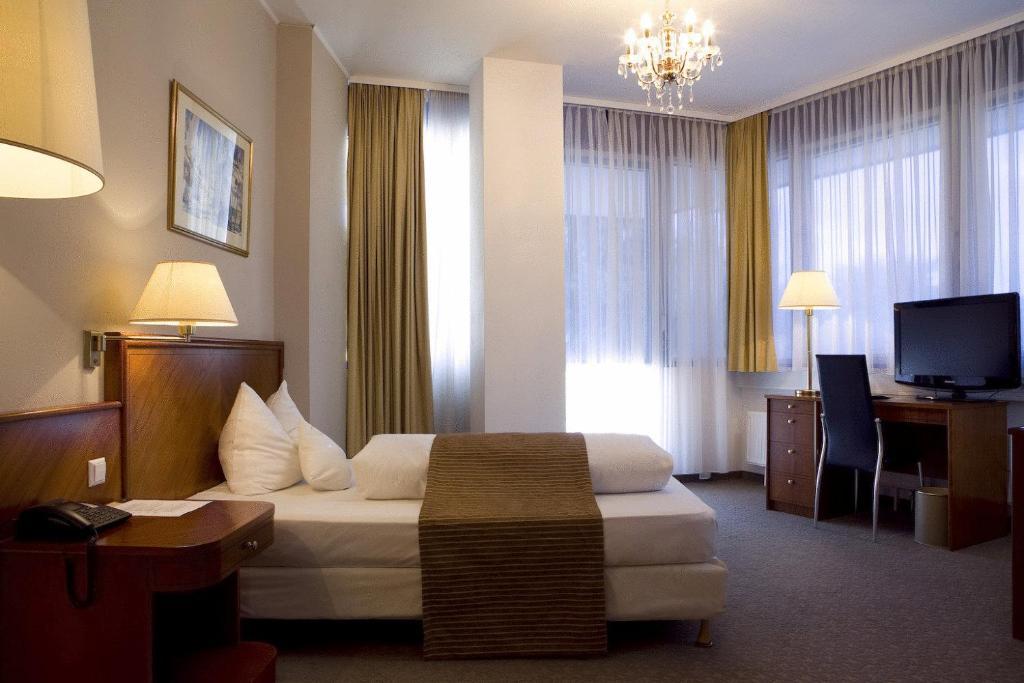 Hotel Ross 3*