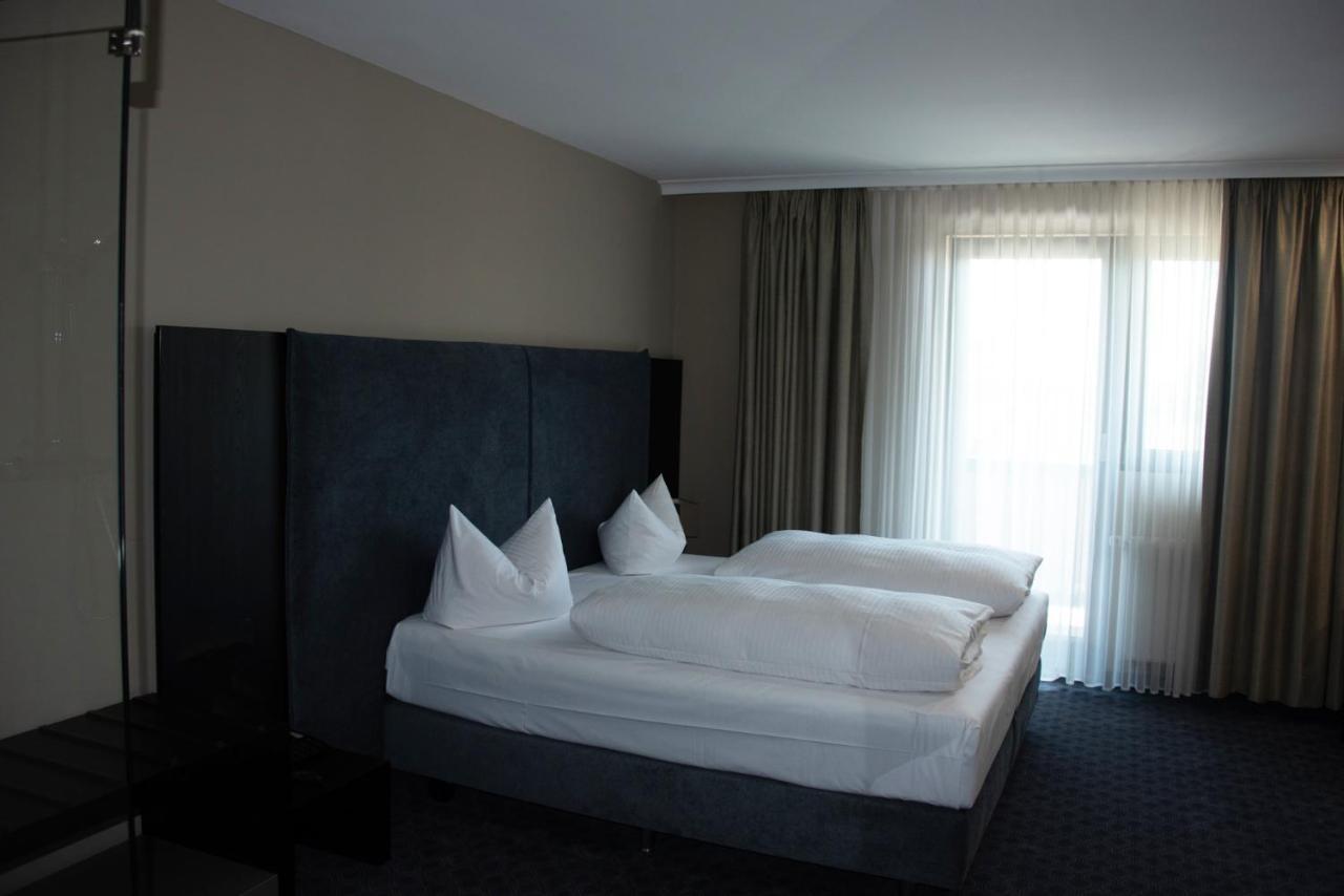 Ross Hotel 3*