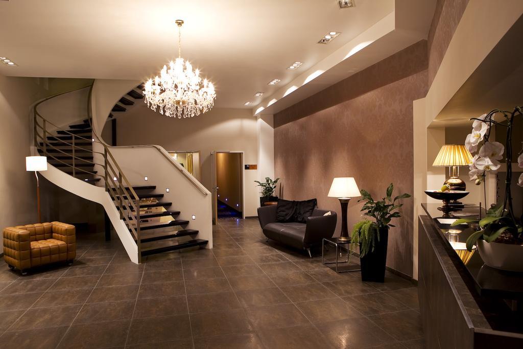 Ross Hotel 3*