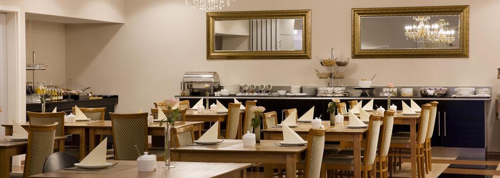 Ross Hotel 3*