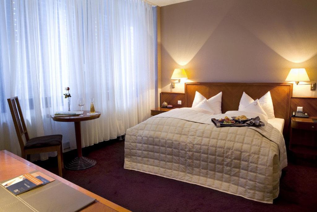 Hotel Ross