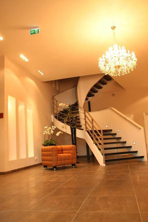 Ross Hotel 3*