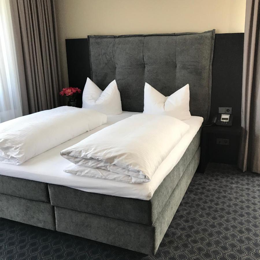 Ross Hotel