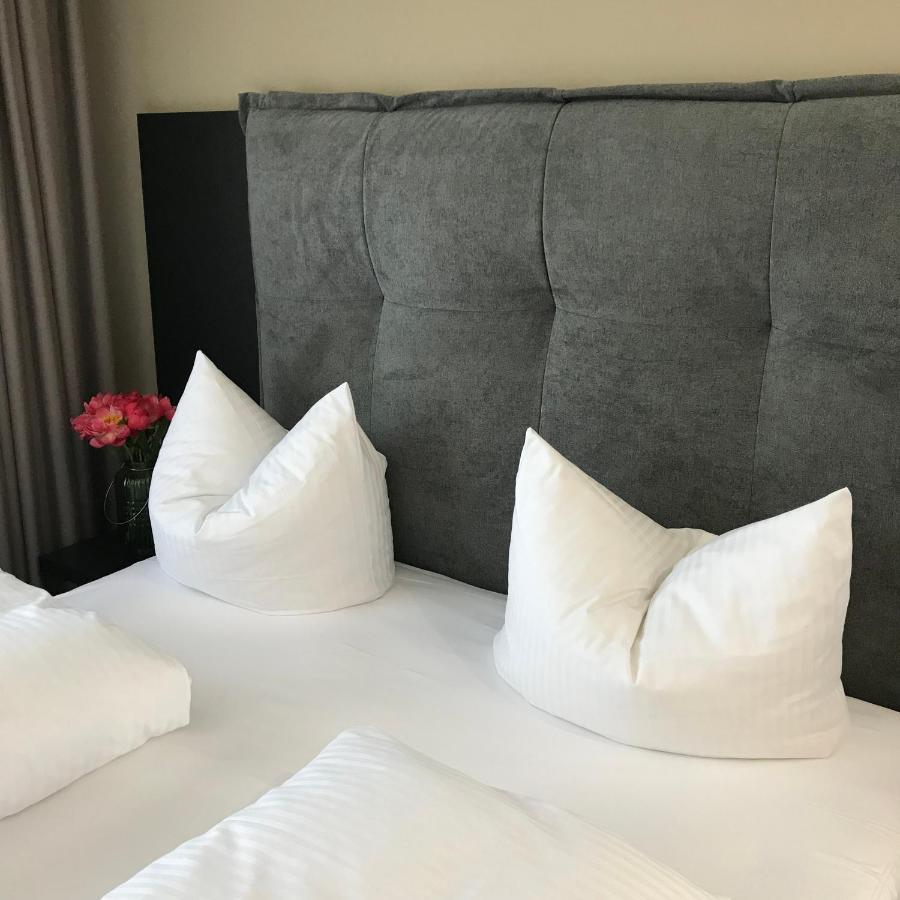 Ross Hotel